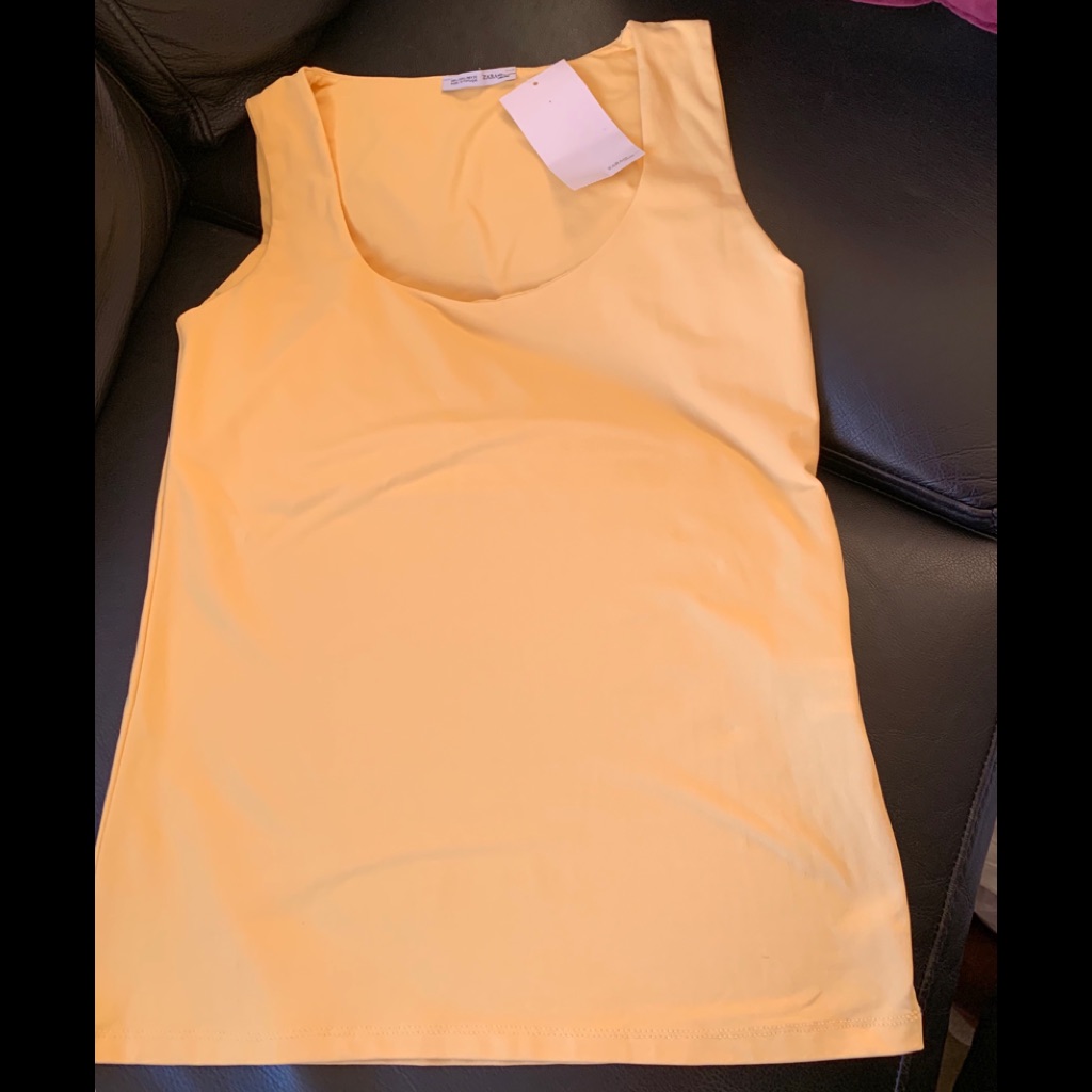 Basic Sleevelesstop